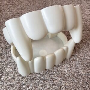 Vintage Hallmark Glow In The Dark Dracula Fangs Teeth Candy Bucket Container New